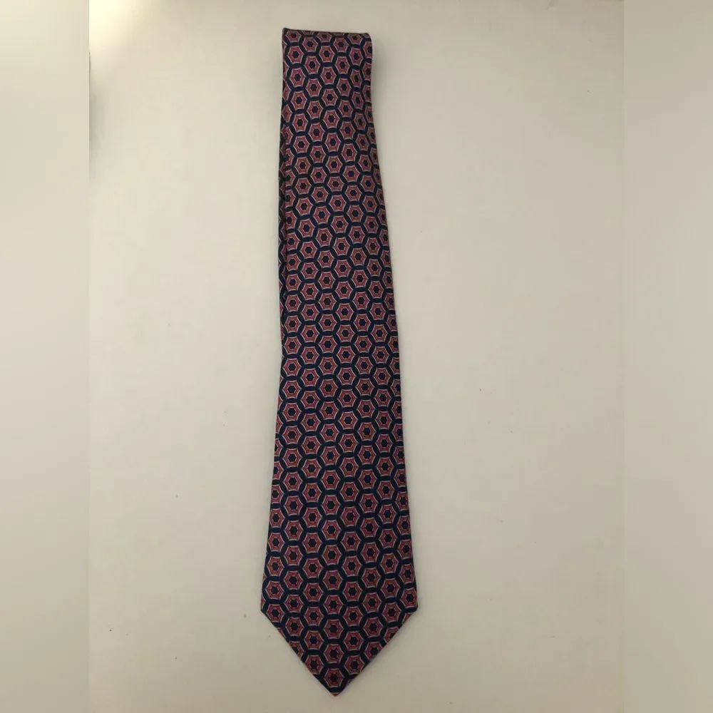 Hermes Hexagon Print Pattern 100% Silk Men’s Tie Red And Navy
